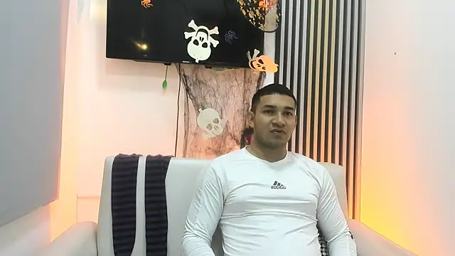 Snapshot of venedic_bull chatting on October 31, 8:54 pm venedic bull online show from October 31, 8:54 pm