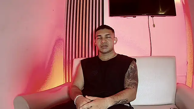 Snapshot of venedic_bull chatting on November 7, 3:17 am venedic bull online show from November 7, 3:17 am