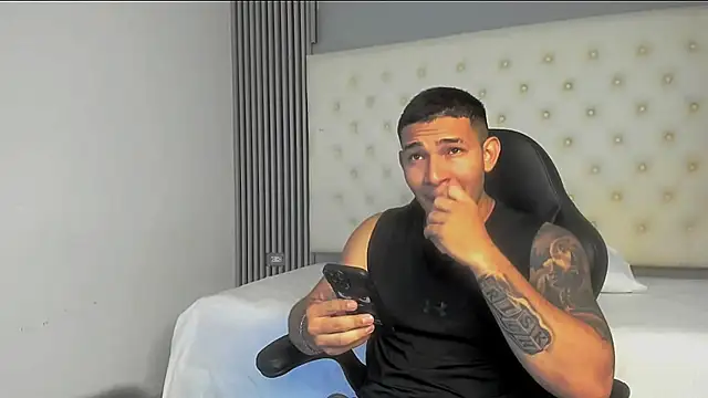 Snapshot of venedic_bull chatting on November 11, 4:34 am venedic bull online show from November 11, 4:34 am