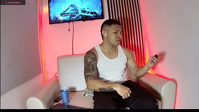 Snapshot of venedic_bull chatting on November 12, 4:13 am venedic bull online show from November 12, 4:13 am