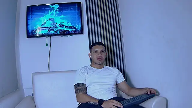 Snapshot of venedic_bull chatting on November 21, 3:05 am venedic bull online show from November 21, 3:05 am