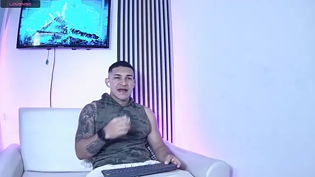 Snapshot of venedic_bull chatting on November 30, 3:43 am venedic bull online show from November 30, 3:43 am