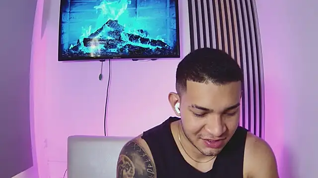 Snapshot of venedic_bull chatting on December 3, 12:36 pm venedic bull online show from December 3, 12:36 pm