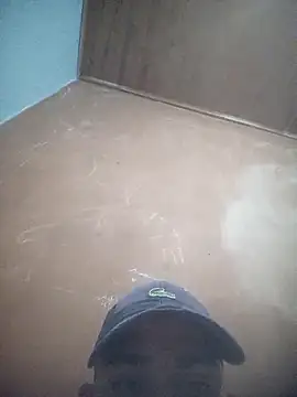 Snapshot of mestre637 chatting on October 31, 8:04 am mestre637 online show from October 31, 8:04 am