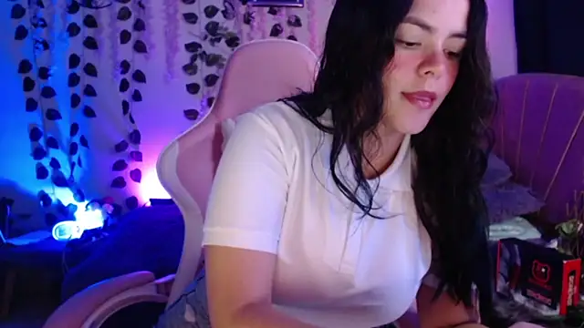 Chloe-laurent03 online show from March 5, 9:44 pm