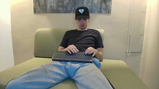ISRAEL GRAY online show from October 21, 7:47 pm