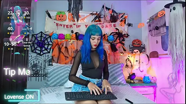 Snapshot of ElektraBlue chatting on October 16, 4:46 am ElektraBlue online show from October 16, 4:46 am