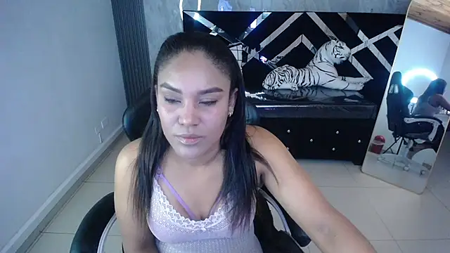 Snapshot of kamala_a chatting on October 8, 3:15 am kamala a online show from October 8, 3:15 am