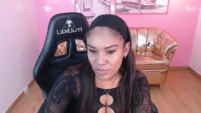 Snapshot of kamala_a chatting on November 24, 2:55 am kamala a online show from November 24, 2:55 am