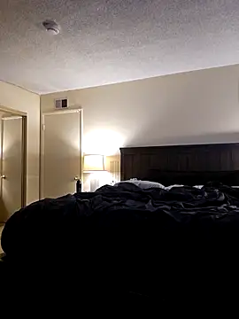 Roddog18 online show from March 21, 5:34 am