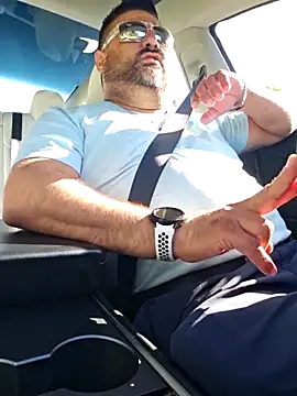 Roddog18 online show from April 22, 11:50 pm