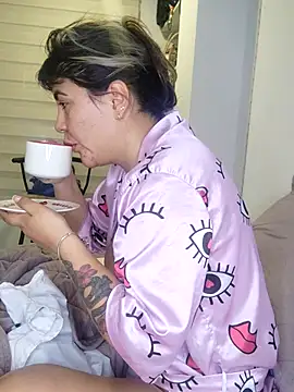 Zoe riivas online show from November 20, 10:04 am