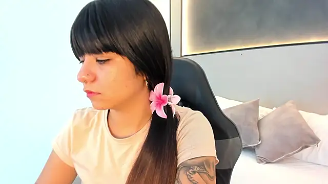 fiorella18  online show from November 27, 1:51 am