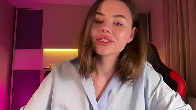 AlmaryKim online show from January 18, 9:45 pm