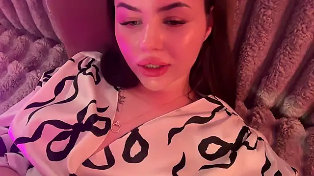 AlmaryKim online show from July 21, 8:00 pm