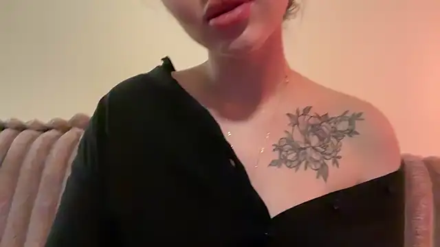 AlmaryKim online show from July 25, 8:39 pm