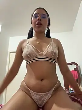 Snapshot of Brianna_bunny05 chatting on November 2, 3:31 am Brianna bunny05 online show from November 2, 3:31 am