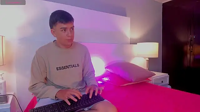 Dylan Katte online show from March 26, 12:06 am