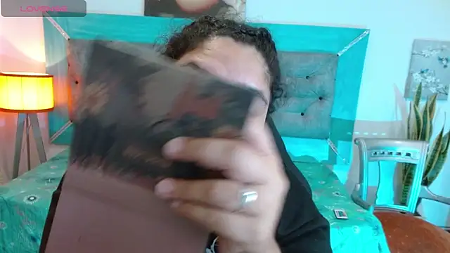 Snapshot of roxx_iie chatting on October 4, 3:48 am roxx iie online show from October 4, 3:48 am