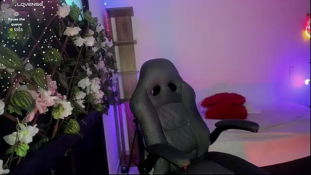 Snapshot of Kora_Red69 chatting on November 23, 1:33 pm Kora Red69 online show from November 23, 1:33 pm