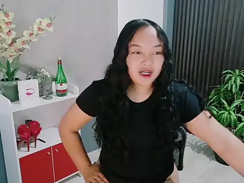 UrFavouriteCravings online show from February 5, 1:43 am