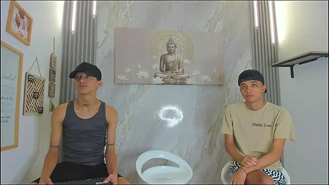 VERY HOT GUYS online show from December 17, 1:28 pm