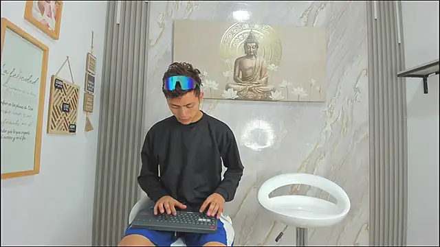 VERY HOT GUYS online show from January 10, 1:24 pm