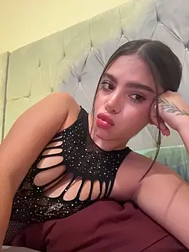 whitefoxxxx6 online show from December 17, 4:51 am