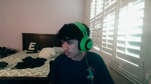 youngasianboy2007 online show from April 21, 10:12 pm