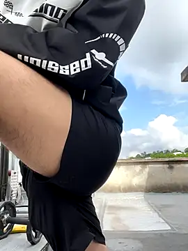 Snapshot of LiamMyst chatting on November 30, 2:32 pm LiamMyst online show from November 30, 2:32 pm