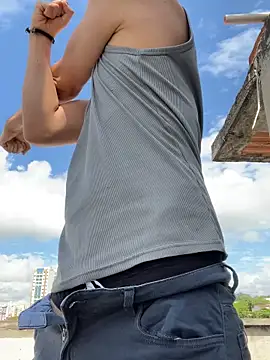 Snapshot of LiamMyst chatting on December 4, 3:32 pm LiamMyst online show from December 4, 3:32 pm