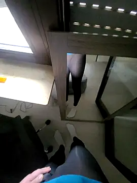 rezzzze online show from October 12, 8:46 am