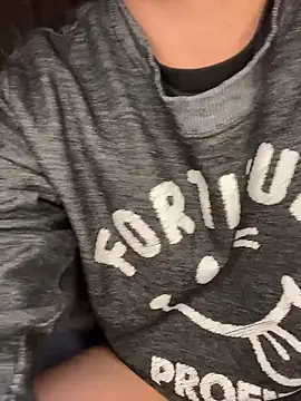 Snapshot of kumatan3434 chatting on November 22, 1:32 pm kumatan3434 online show from November 22, 1:32 pm