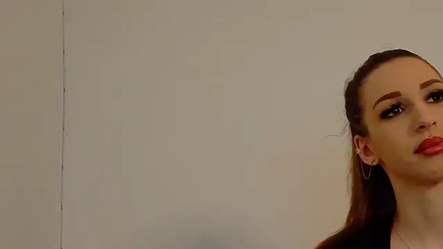 Sia a online show from November 10, 6:23 am