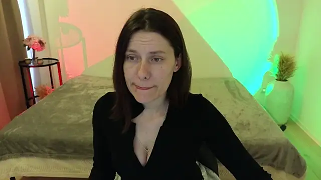 Annaabels online show from June 2, 9:00 am
