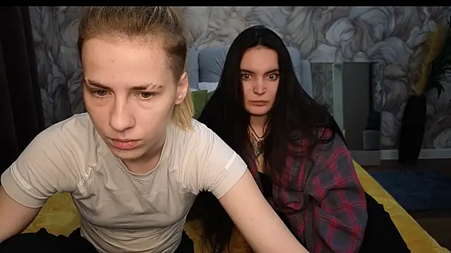 Snapshot of Mary_12 chatting on October 5, 11:08 am Mary 12 online show from October 5, 11:08 am