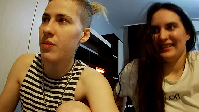 Snapshot of Mary_12 chatting on October 16, 11:39 pm Mary 12 online show from October 16, 11:39 pm