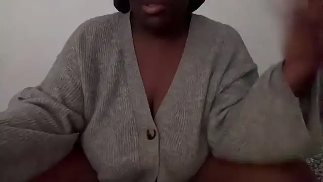 Snapshot of nanaisbackk chatting on October 8, 3:48 am nanaisbackk online show from October 8, 3:48 am