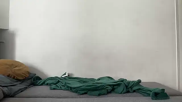 nanaisbackk online show from April 23, 9:19 am