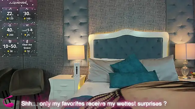 EmaHarpeer online show from October 26, 1:11 am