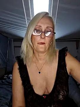 Snapshot of Jenny_Blum chatting on October 8, 8:01 am Jenny Blum online show from October 8, 8:01 am