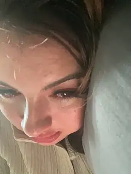 MadelineLeah online show from July 18, 8:51 am