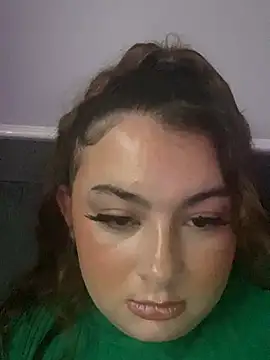 MadelineLeah online show from July 24, 7:45 pm