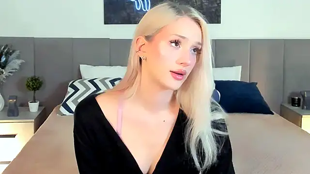 Snapshot of SugarWhisper chatting on November 5, 4:51 pm SugarWhisper online show from November 5, 4:51 pm