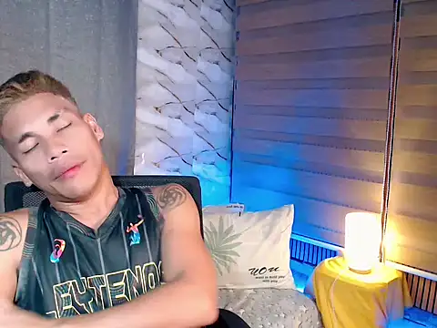 Snapshot of Cute_Lucas chatting on December 23, 5:38 am Cute Lucas online show from December 23, 5:38 am