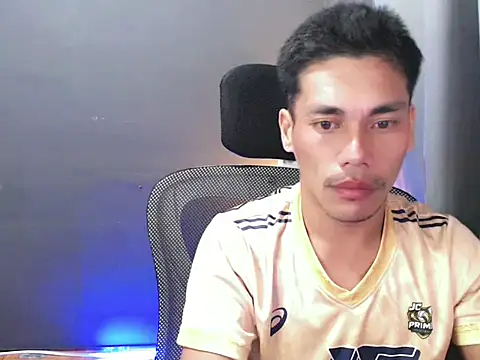 Snapshot of Cute_Lucas chatting on May 23, 12:53 pm Cute Lucas online show from May 23, 12:53 pm