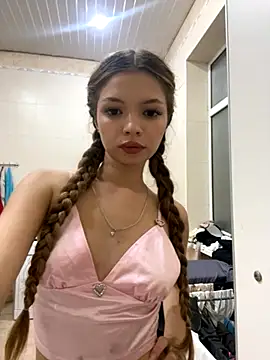 Snapshot of _Siennaaa_ chatting on October 10, 9:25 pm Siennaaa online show from October 10, 9:25 pm