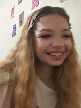 Snapshot of _Siennaaa_ chatting on October 11, 9:02 pm Siennaaa online show from October 11, 9:02 pm