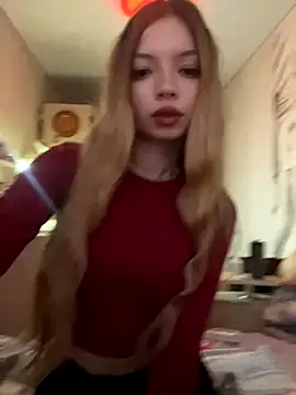 Snapshot of _Siennaaa_ chatting on October 20, 2:39 pm Siennaaa online show from October 20, 2:39 pm