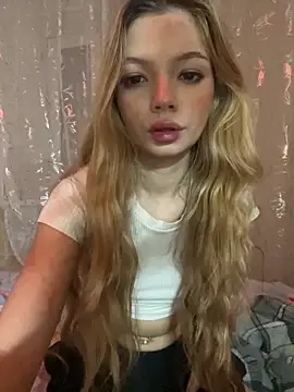 Snapshot of _Siennaaa_ chatting on October 21, 4:51 pm Siennaaa online show from October 21, 4:51 pm